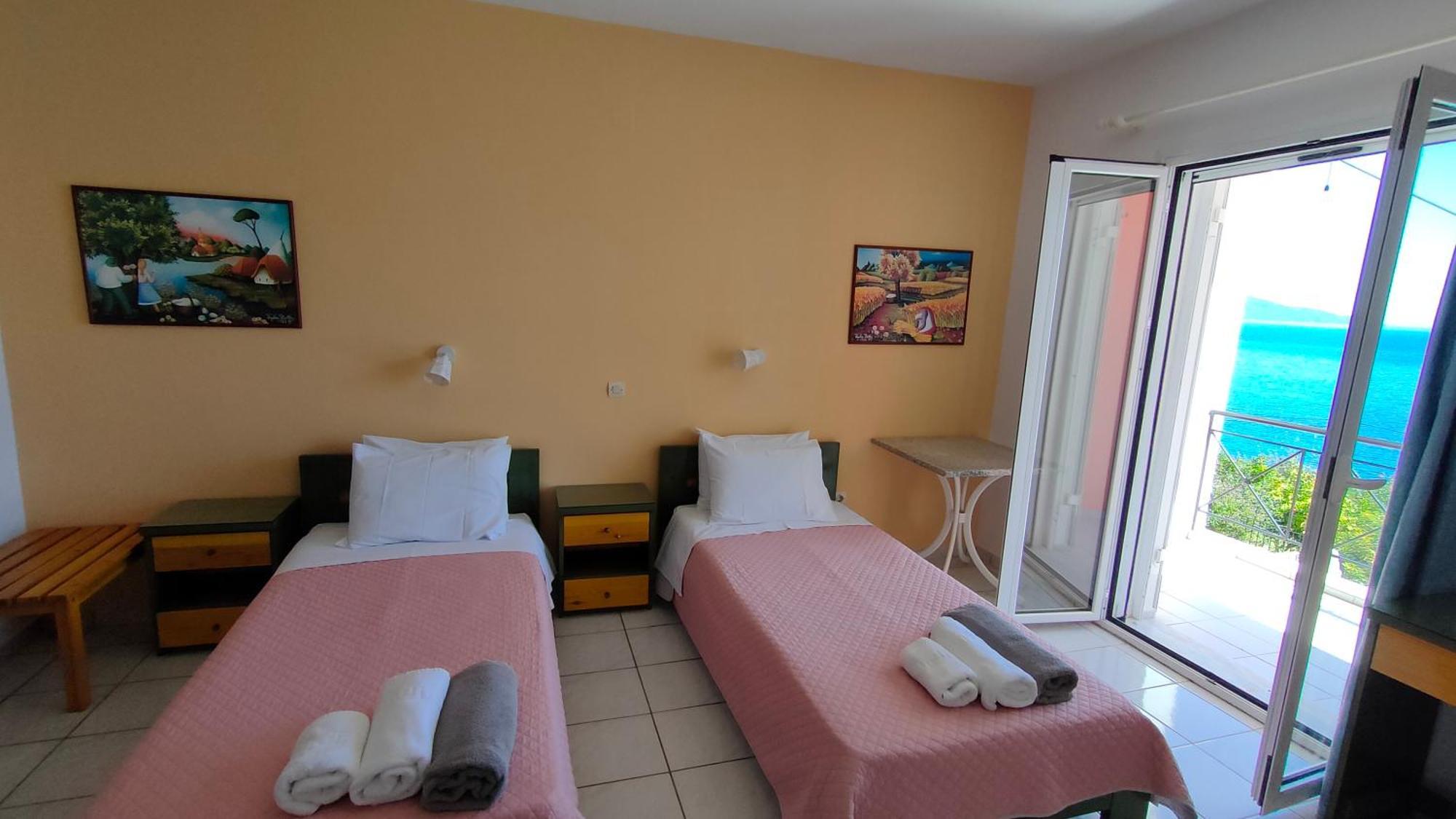 Mema'S Apartment Agia Efimia Ngoại thất bức ảnh