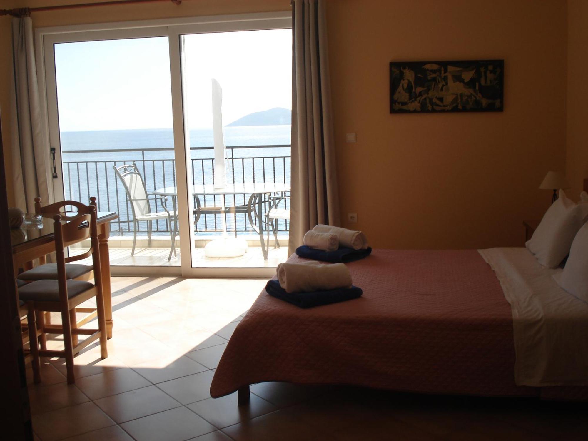 Mema'S Apartment Agia Efimia Ngoại thất bức ảnh