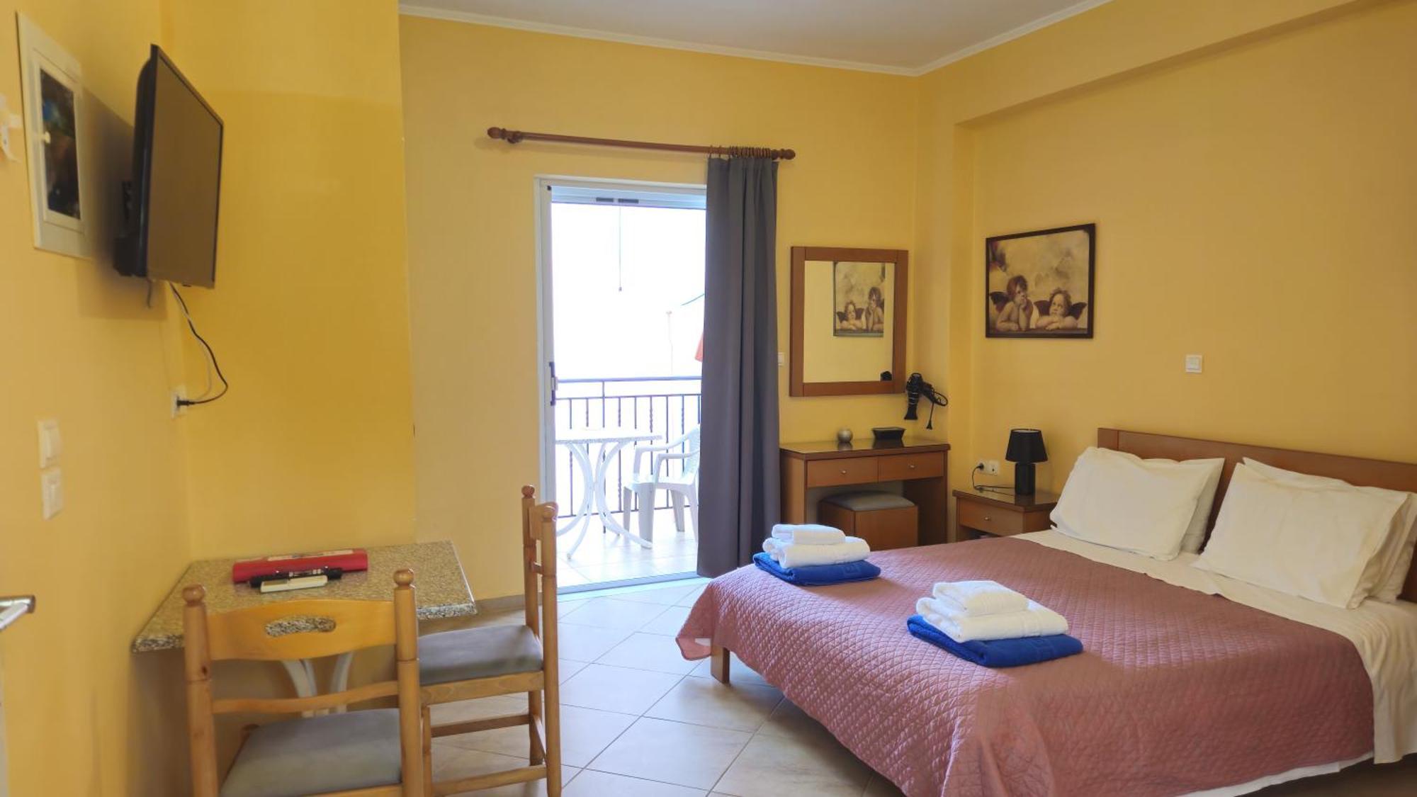 Mema'S Apartment Agia Efimia Phòng bức ảnh