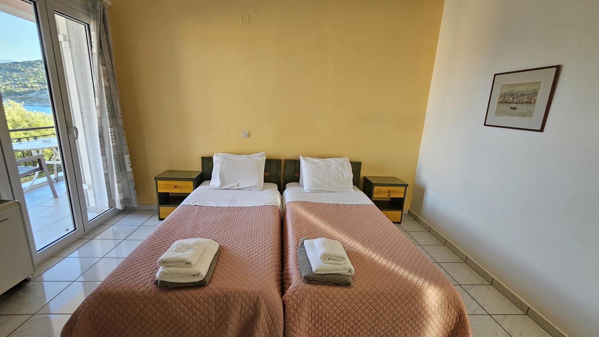 Mema'S Apartment Agia Efimia Phòng bức ảnh